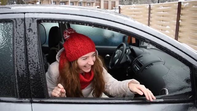 Как разбить стекло в машине? смотреть онлайн