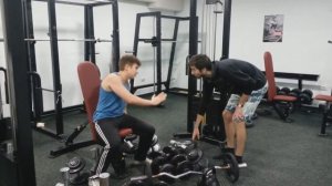 ТИПЫ ЛЮДЕЙ В ТРЕНАЖЕРНОМ ЗАЛЕ