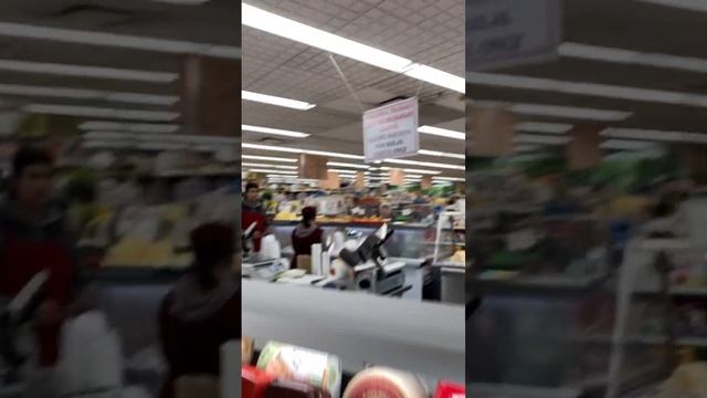 Зашел в самый дешевый магазин в Бруклине (Brooklyn) смотреть онлайн