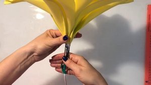 Бесплатный мк Лилия из изолона 2 мм.