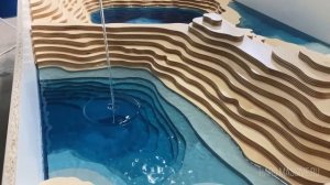 Дизайнерский стол из массива и эпоксидной смолы "Глубокий каньон"