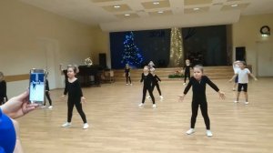 Новый танец,  про ёжика