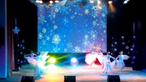 Танец на новогодний утренник новый год!
