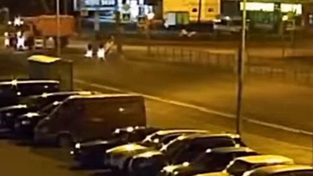 Мастерский разворот на перекрёстке Дачного и Новаторов