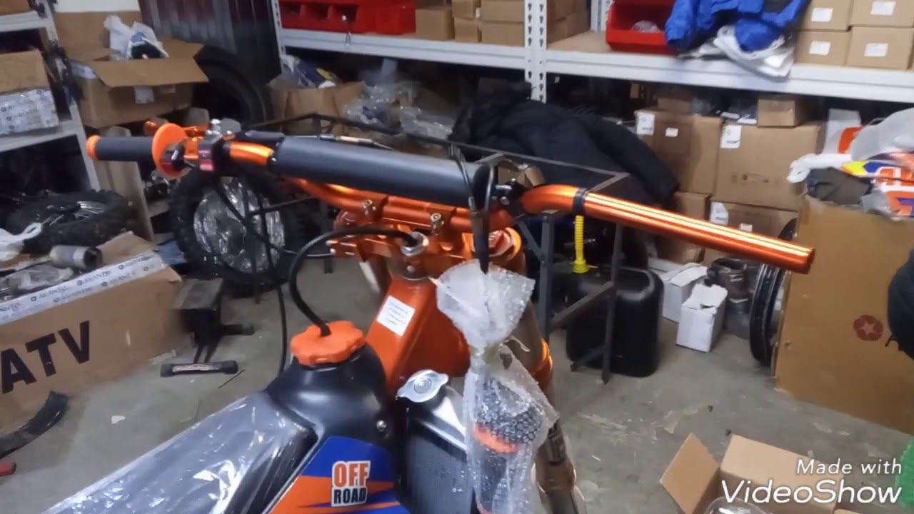 Сборка Авантис Эндуро 450. Первый запуск из коробки. Внешний обзор мотоцикла смотреть онлайн