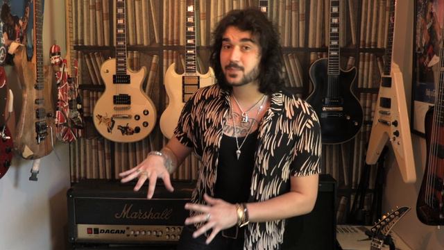 8 Awesome Facts About The Gibson Les Paul You (Probably) Didn't Know - Quick History Of The Les Pau смотреть онлайн