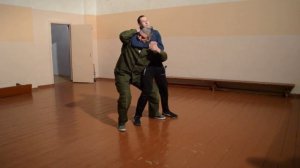 Освобождение от захвата шея