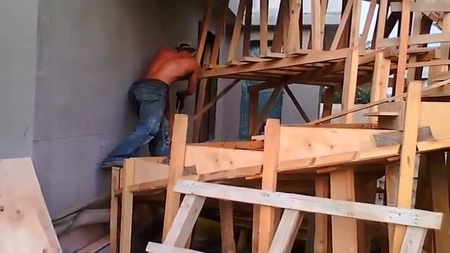 Изготовление лестницы - процесс работы смотреть онлайн