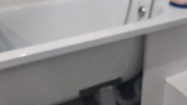 Дверки под ванной. Открывающийся экран под ванной. Экран своими руками