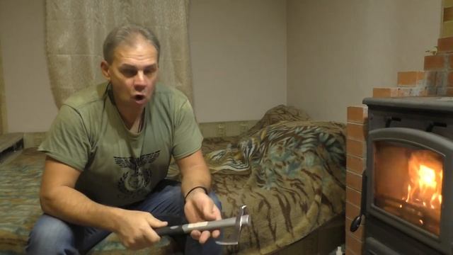 Топорик туристический.