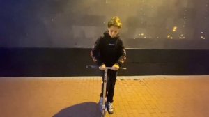 Как сделать бар спин на самокате?HOW TO BARSPIN