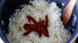 Ленивые голубцы из квашеной капусты и тушенки