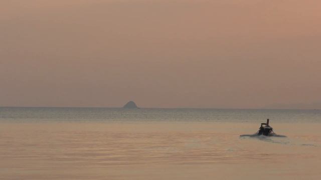 Sunset at Nopparat Thara Beach смотреть онлайн