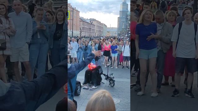 уличный музыкант, Санкт-петербург, Питер. Июнь 2023. #белыеночи #питер #петербург
