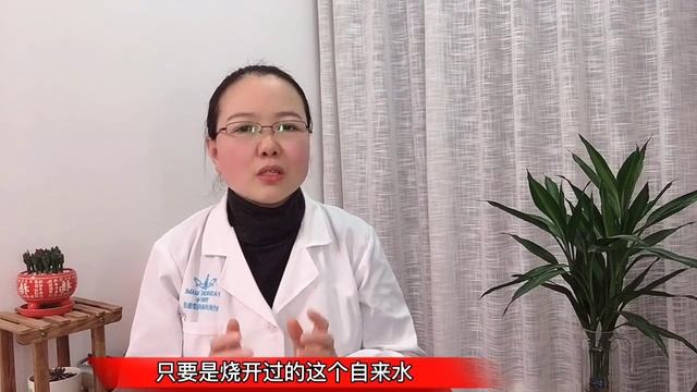 给宝宝冲调奶粉到底是用矿泉水还是自来水？育儿专家告诉你真相.