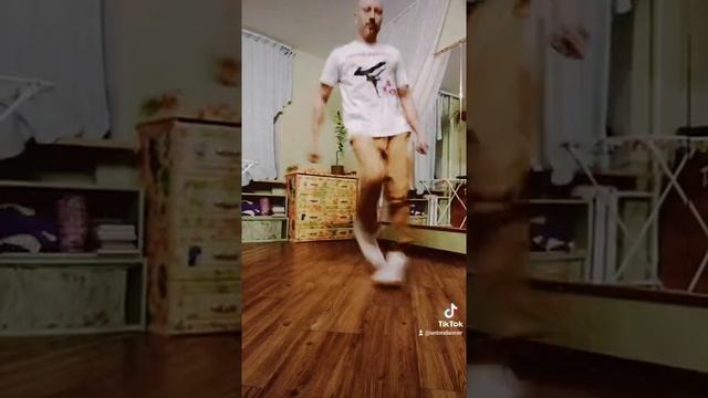 САМОЕ КРУТОЕ ДВИЖЕНИЕ НОГАМИ ШАФФЛ ТАНЕЦ ИЗ ТРЕНДОВ ТИК ТОК ТАНЦЫ 2021. SHUFFLE DANCE PRODIGY.