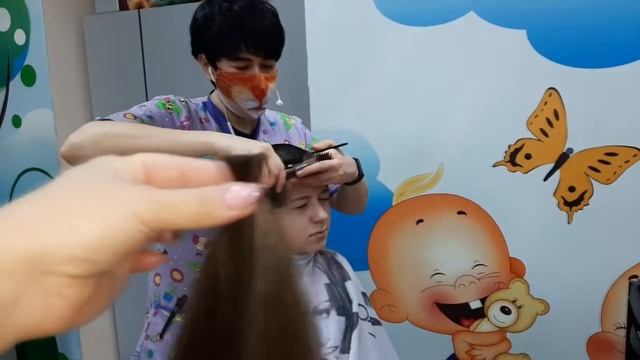 Щоденник чудової мами №648 Подстригайка, Никита меняет стиль (хвост на стрижку, плюс серёжка) смотреть онлайн