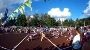 Танец До ре ми фа соль ля си.