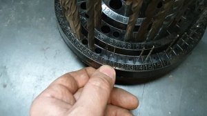 Способ для удобного хранения сверл.