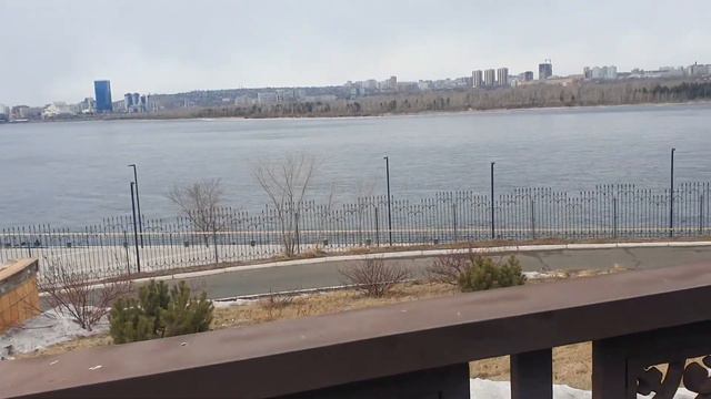Правобережная набережная  р.Енисея за Т.Ц.Красноярье.