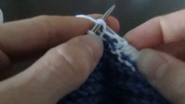 Детская футболка спицами. Часть 1 смотреть онлайн