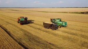 ТАКОГО ФОРМАТА УБОРОЧНОЙ ВЫ ЕЩЁ НЕ ВИДЕЛИ!!! БОГАТЫРИ ДОН 1500 А ДОН 1500 Б молотят ячмень.