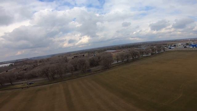 Столкновение квадрокоптера с самолетом и падение самолета. Днепр. Караван | RC FPV  GEPRC MARK4
