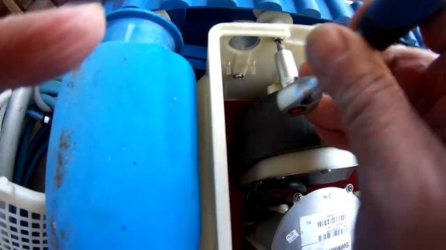 Ремонтируем робот пылесос для бассейна