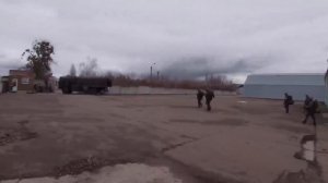 Кадры боя за аэродром в Гостомеле, взятый российскими ВДВ.