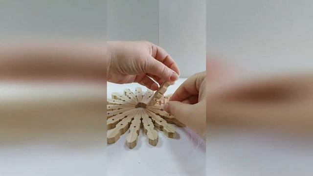 Изготовление подставки под горячее из деревянных прищепок смотреть онлайн