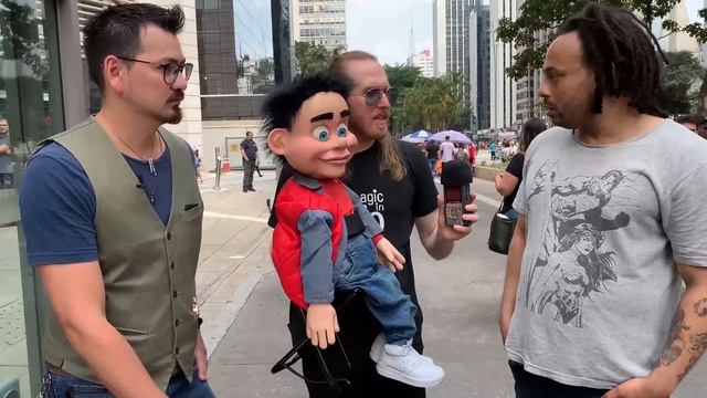 Mágica na Avenida Paulista com Ismael de Araújo, Yakko Sideratos e Pyong Lee смотреть онлайн