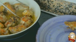 Куриные голени в бульоне из подсолнечного масла и чеснока. Очень простое блюдо из 4 ингредиентов.