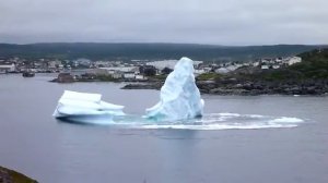 Как рушится айсберг. As the iceberg falls