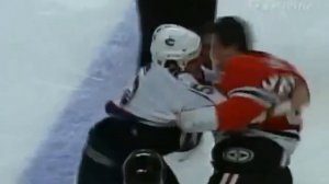 Hockeyfighters.cz  Kevin Bieksa vs Matt Barnaby.wmv