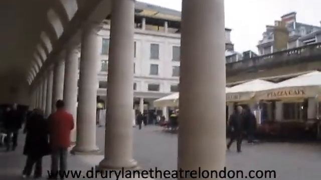 Theatre Royal Drury Lane from Covent Garden Tube Station смотреть онлайн