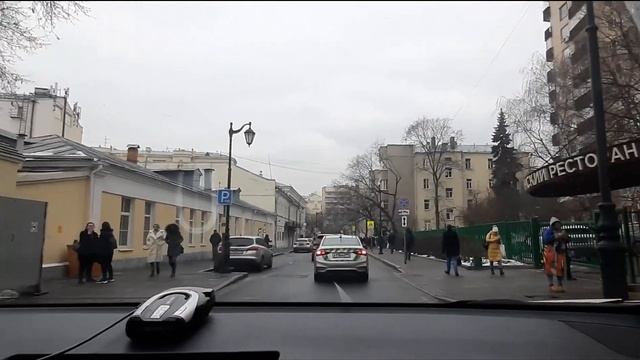 Москва. Поездка по Большой Бронной улице смотреть онлайн