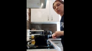 тушеная картошка с куриной грудкой.