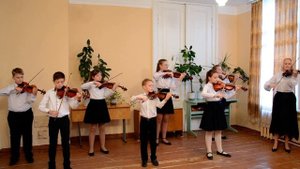 Образцовый ансамбль скрипачей «Весёлый смычок», Е. Дога Вальс из к.-ма «Мой ласковый и нежный зверь