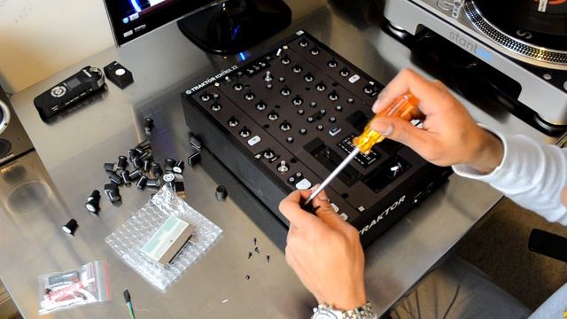 DIY: Innofader PNP + Traktor Kontrol Z2 Mixer/Controller Installation Video смотреть онлайн