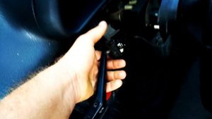 Поворотники перестали автоматически переходить в исходное положение на автомобиле ВАЗ 2115.