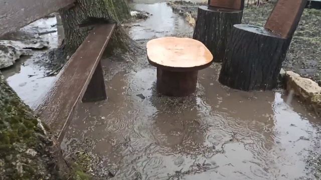 Отводим воду, затапливает двор водой со стройки. Нам в России помощи ждать не от кого Life in Russi смотреть онлайн