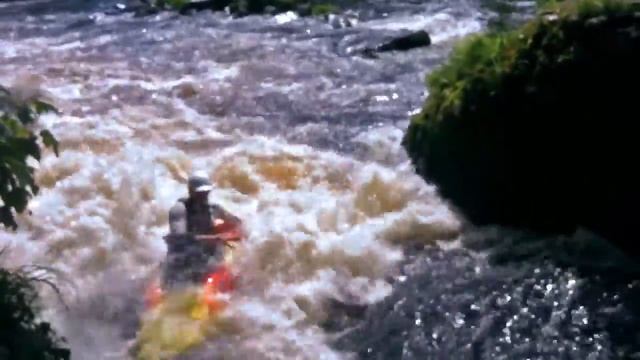 Kayaking on the Liffey смотреть онлайн