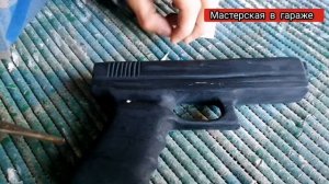 Glock 17 своими руками из дерева. Макет оружижия из дерева. Оружие из дерева.