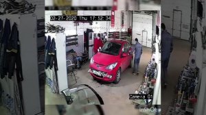 Замена лобового стекла на Mazda 2