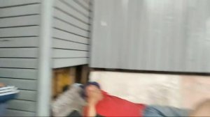 Купил Еду ! Бомжи Савеловский!