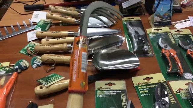 Рыхлитель 5 зубьев "Тигровая лапа" дерев/ручка 28332 смотреть онлайн