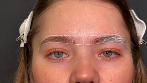 Окрашивание бровей | как не затемнить волосок | пористый волос | подробный урок