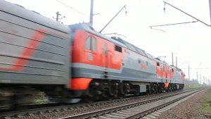 Именной электровоз ЭП2К-380 с перегоняемым ЭП2К с поездом №382Я Москва- Грозный.