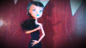 Клип "Убитая разбитая я". Stop Motion монстер хай.