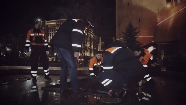 МОСГАЗ хранит вечность: профилактика Вечного огня в Александровском саду смотреть онлайн